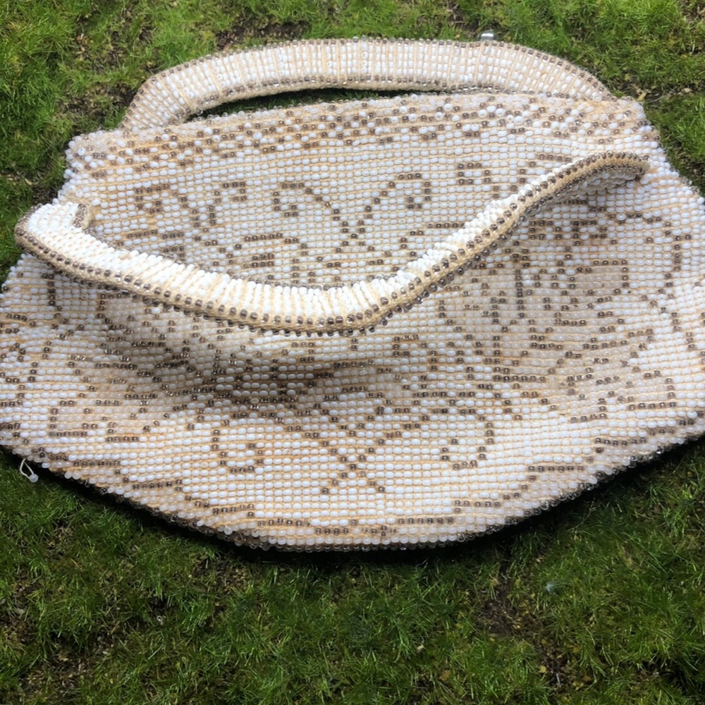 Small vintage beaded coin purse